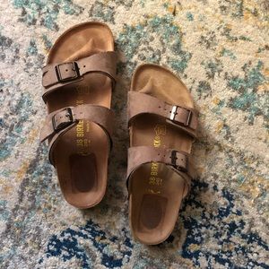 Birkenstock sandals sz 38 Eu tan